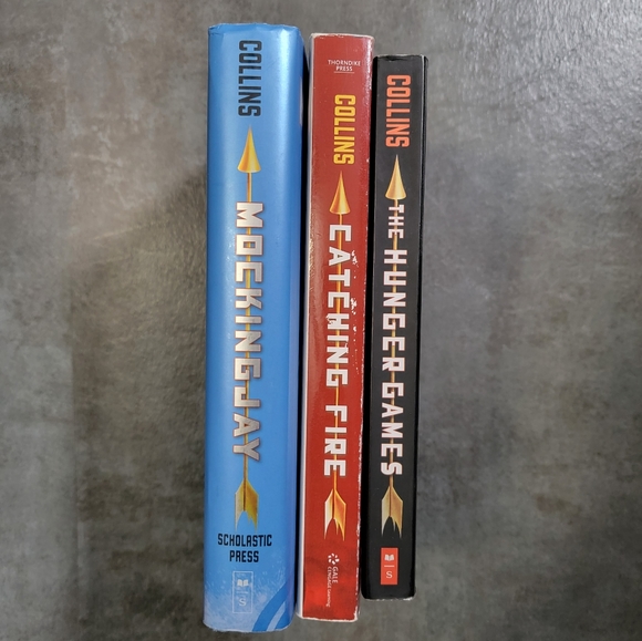 Collins, Suzanne The Hunger Games Trilogy Book Set - Picture 1 of 4